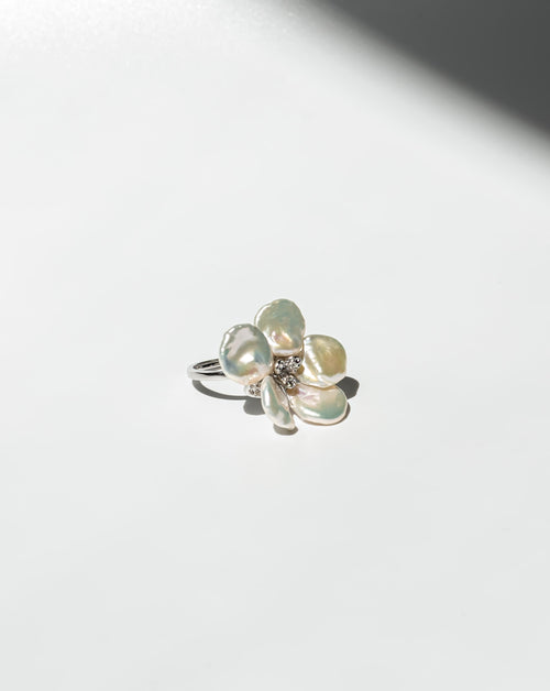 Handmade Flower Ring – Adjustable 925 Silver with Natural Keshi Pearl