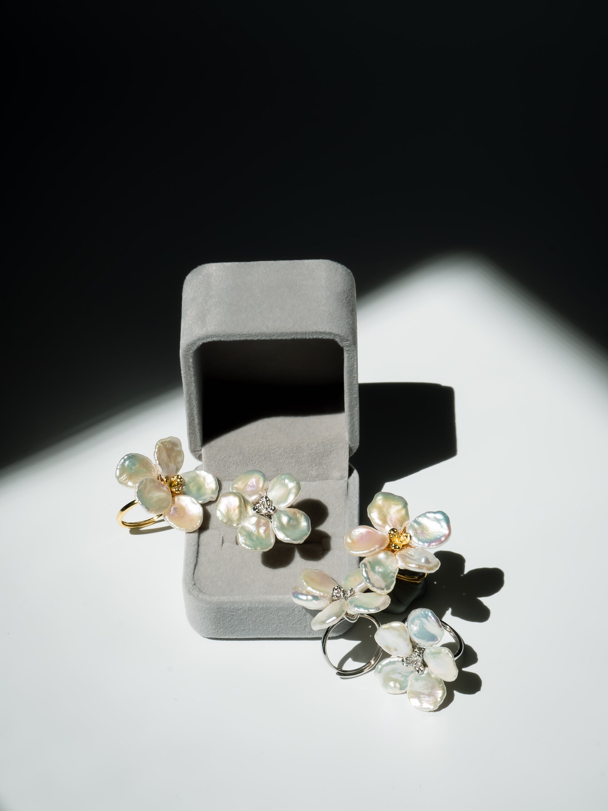 Handmade Flower Ring – Adjustable 925 Silver with Natural Keshi Pearl